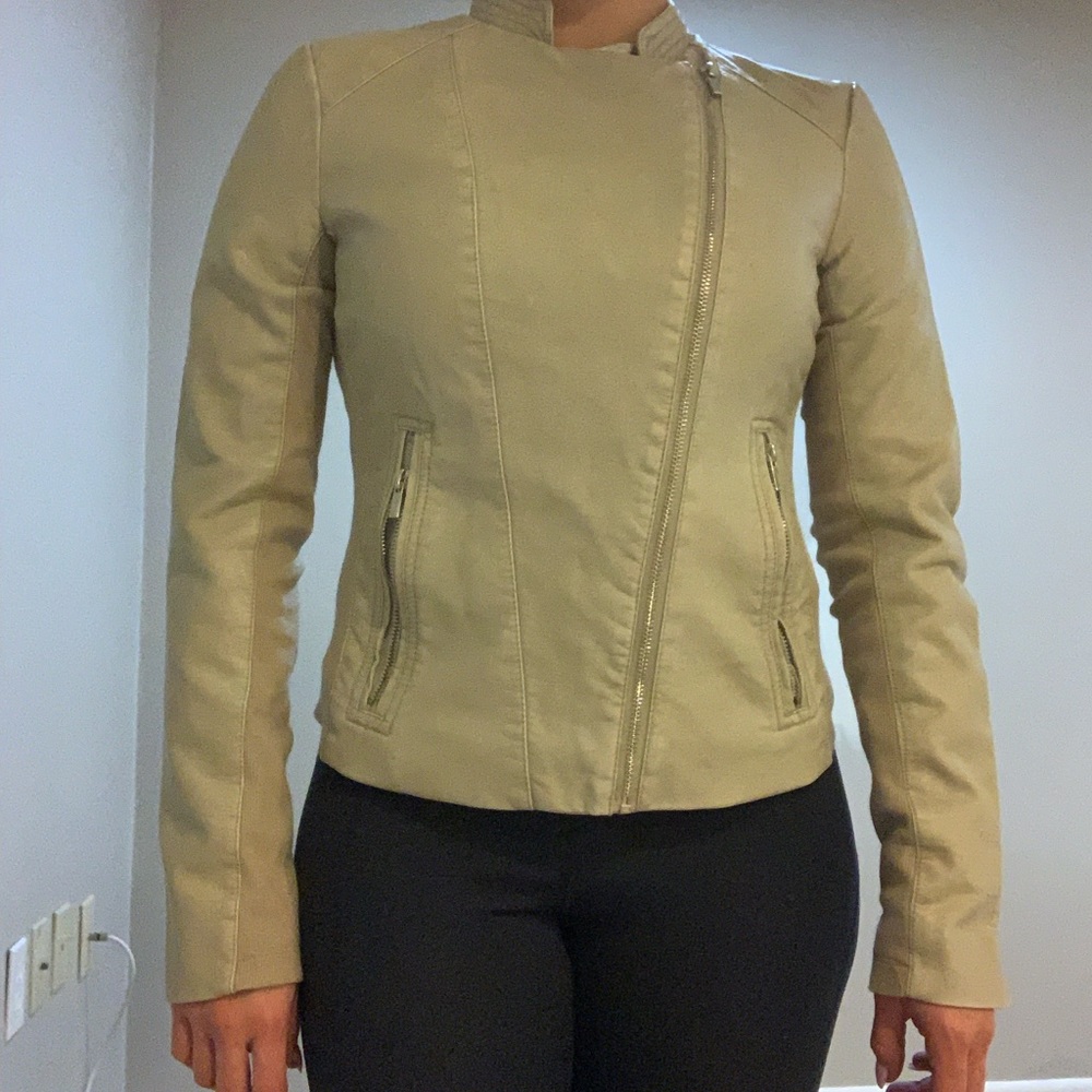 Never worn!!!